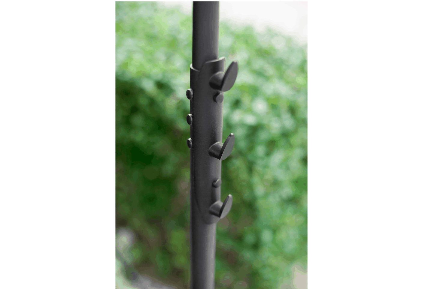 Easy cover lifter