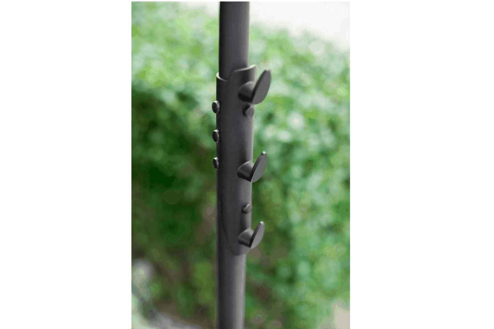 Easy cover lifter