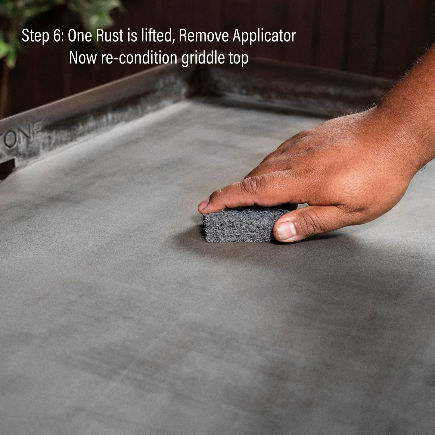 Blackstone 8 oz. Griddle Top Restoration Kit with Applicator Pads
