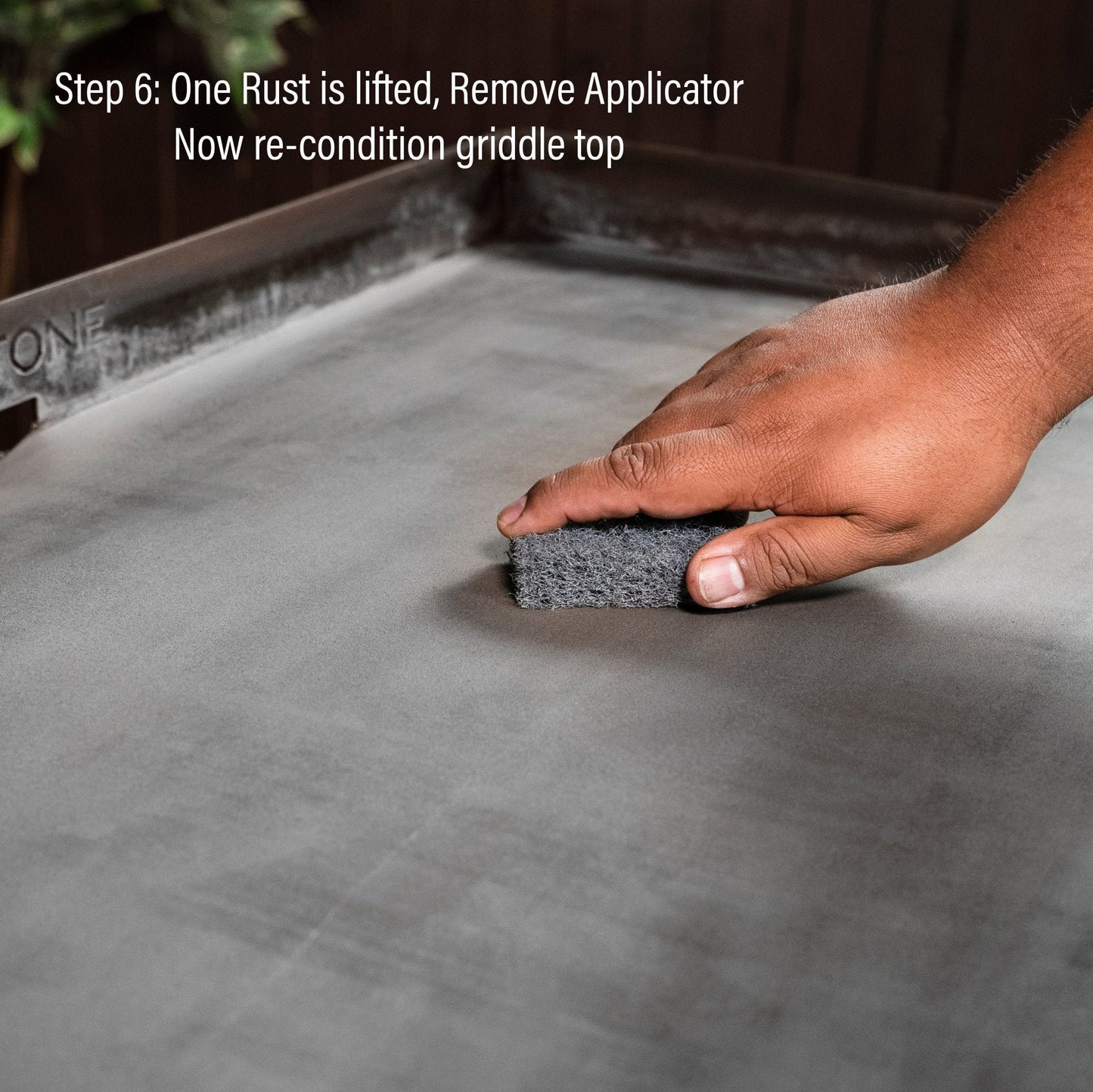 Blackstone 8 oz. Griddle Top Restoration Kit with Applicator Pads